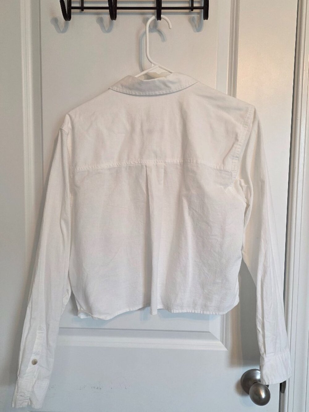 Universal Thread White Cropped Button Down Shirt - Size Medium